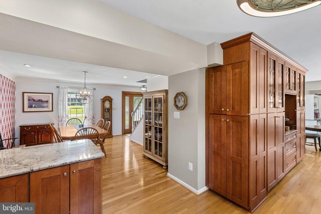 330 KINGSTON CIR, Sykesville, MD 21784