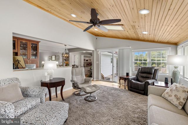 330 KINGSTON CIR, Sykesville, MD 21784
