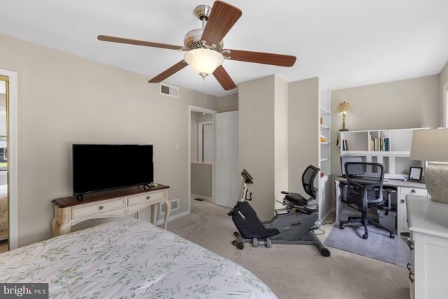 330 KINGSTON CIR, Sykesville, MD 21784