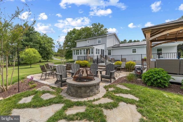 330 KINGSTON CIR, Sykesville, MD 21784