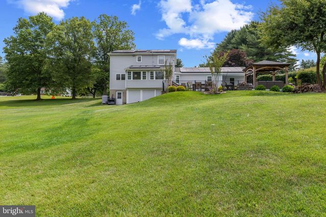 330 KINGSTON CIR, Sykesville, MD 21784