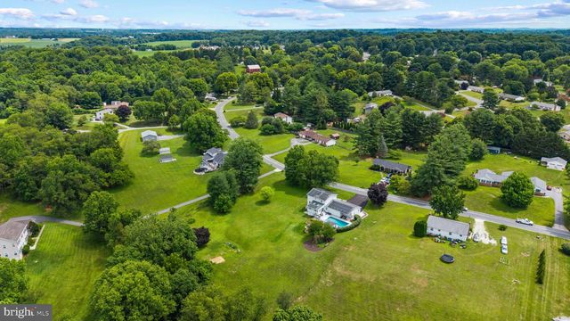 330 KINGSTON CIR, Sykesville, MD 21784