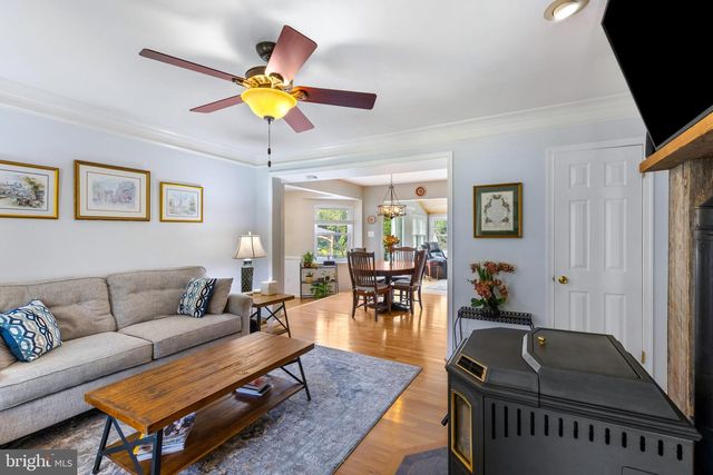 330 KINGSTON CIR, Sykesville, MD 21784