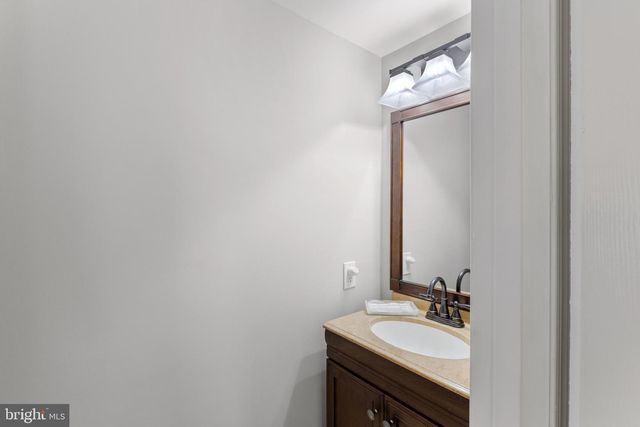 330 KINGSTON CIR, Sykesville, MD 21784