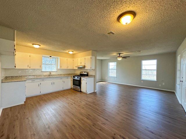 1045 Hcr 2124 Loop, Whitney, TX 76692