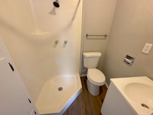 1045 Hcr 2124 Loop, Whitney, TX 76692