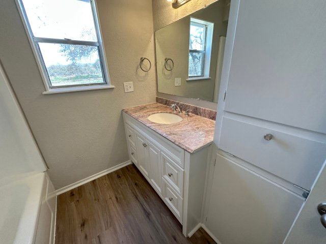 1045 Hcr 2124 Loop, Whitney, TX 76692