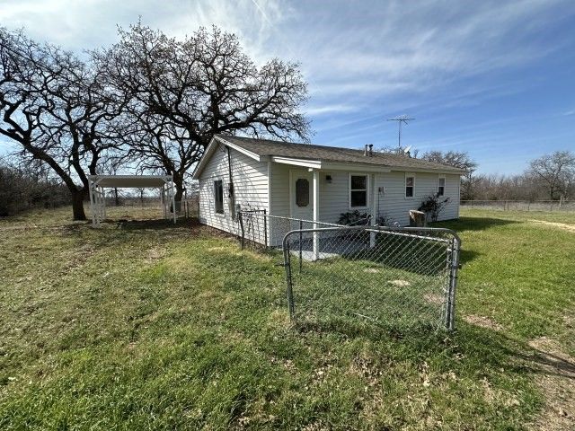 1045 Hcr 2124 Loop, Whitney, TX 76692