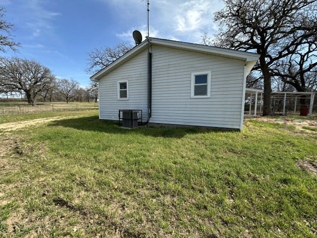 1045 Hcr 2124 Loop, Whitney, TX 76692
