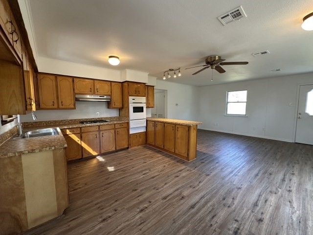 1045 Hcr 2124 Loop, Whitney, TX 76692