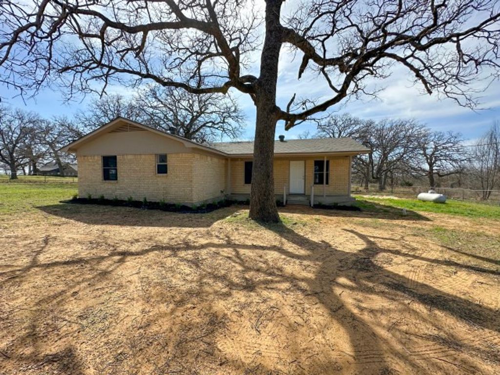1045 Hcr 2124 Loop, Whitney, TX 76692