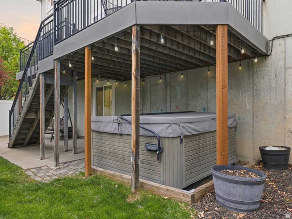 Image 29 of property listing at 807 HILLSDALE LN, Provo, UT 84606