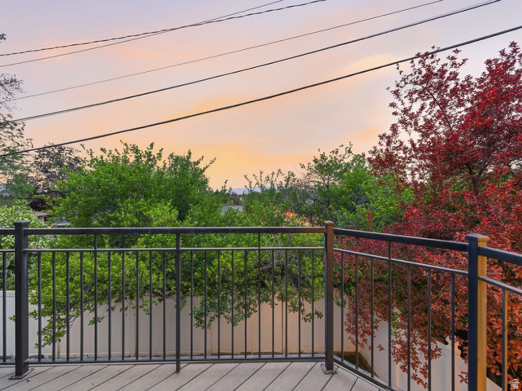 Image 35 of property listing at 807 HILLSDALE LN, Provo, UT 84606