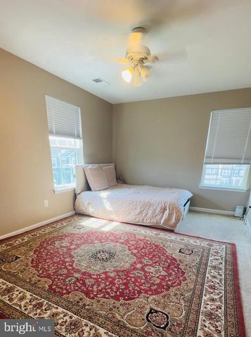 3214 FLEDGLING CIR, Woodbridge, VA 22193