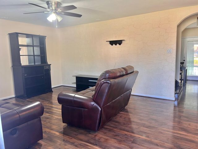 7913 Cook Road, Houston, TX 77072