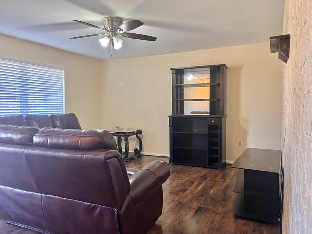 7913 Cook Road, Houston, TX 77072