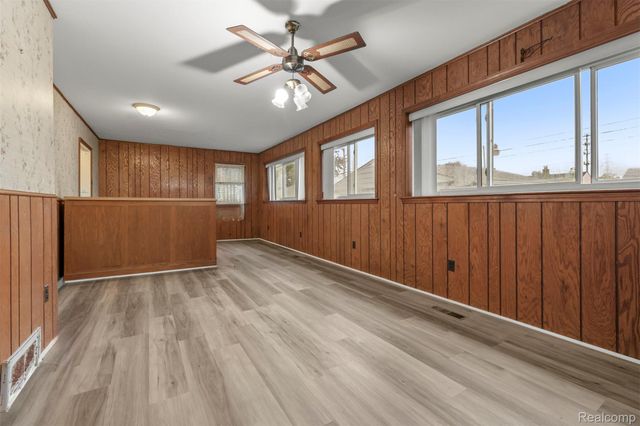 1808 Rose Avenue, Lincoln Park, MI 48146
