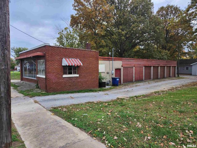 202 E WATER Street, Pinckneyville, IL 62274