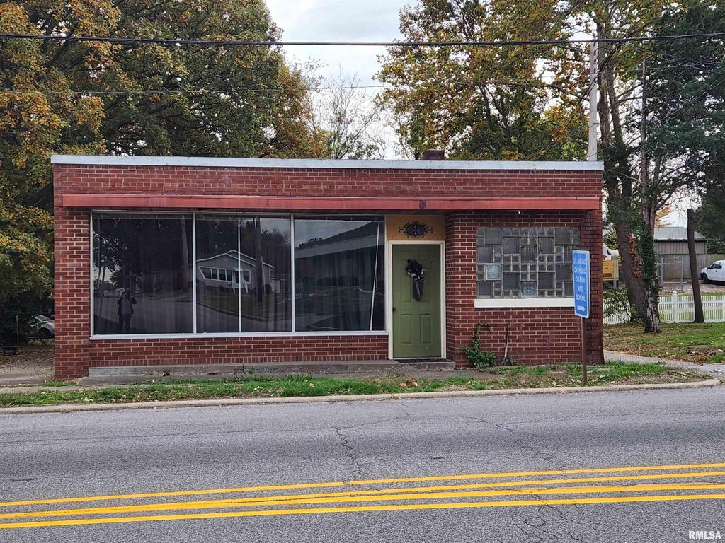 202 E WATER Street, Pinckneyville, IL 62274