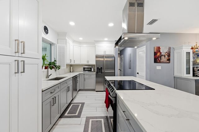 141 SE 8th Street, Pompano Beach, FL 33060