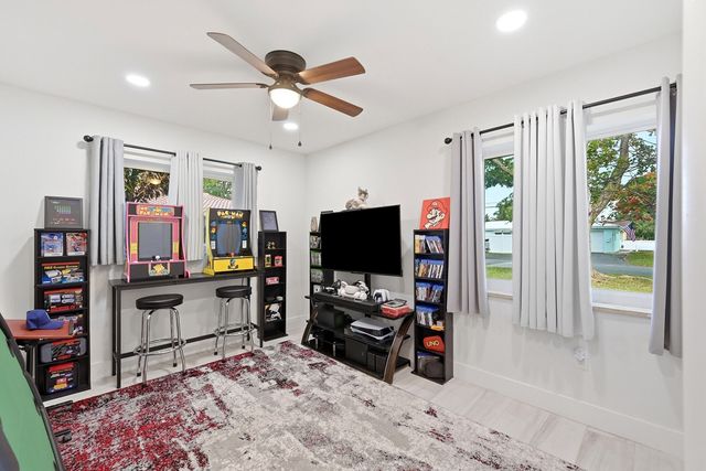 141 SE 8th Street, Pompano Beach, FL 33060