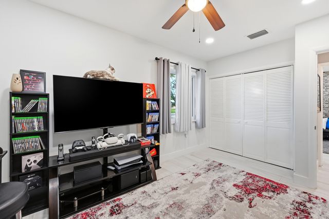 141 SE 8th Street, Pompano Beach, FL 33060
