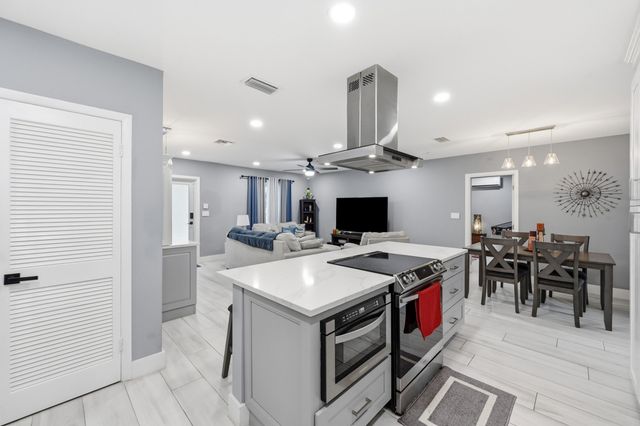 141 SE 8th Street, Pompano Beach, FL 33060