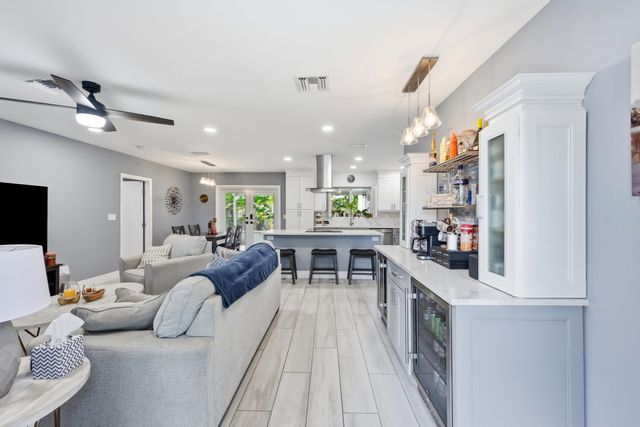 141 SE 8th Street, Pompano Beach, FL 33060