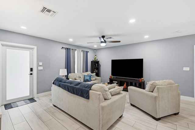 141 SE 8th Street, Pompano Beach, FL 33060
