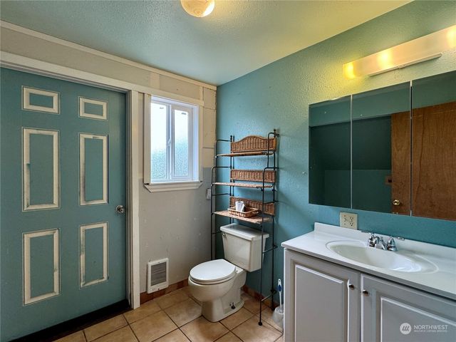 111 Vela Street SW, Ocean Shores, WA 98569