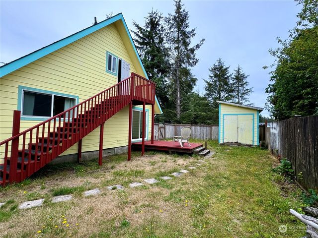 111 Vela Street SW, Ocean Shores, WA 98569