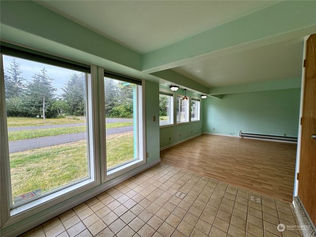 111 Vela Street SW, Ocean Shores, WA 98569