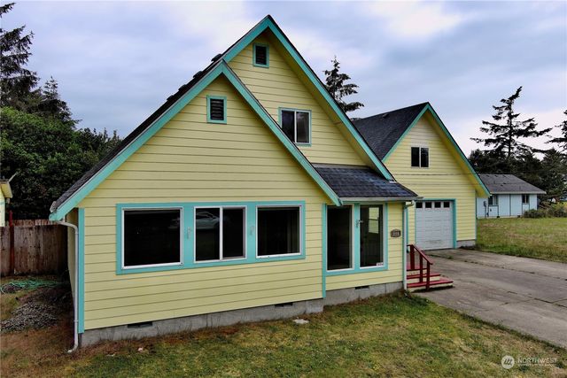 111 Vela Street SW, Ocean Shores, WA 98569