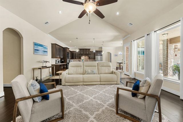 8992 Wind Jammer Lane, Montgomery, TX 77316