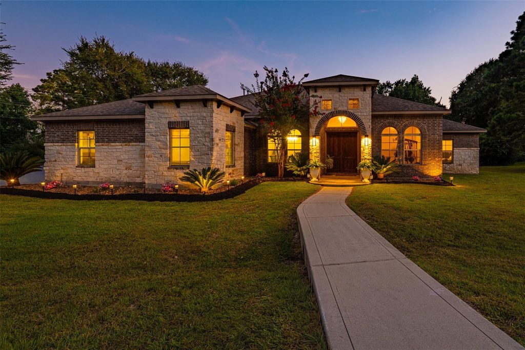 8992 Wind Jammer Lane, Montgomery, TX 77316