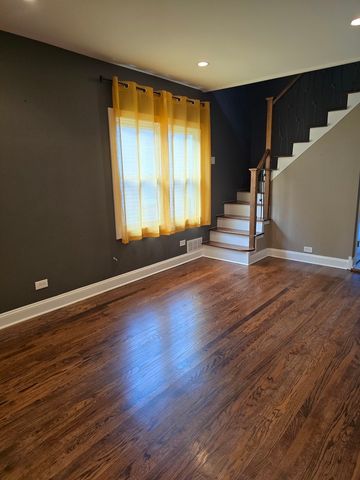 3760 N Osceola Avenue, Chicago, IL 60634
