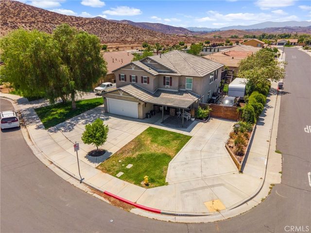 3480 Tallgrass Court, Perris, CA 92570