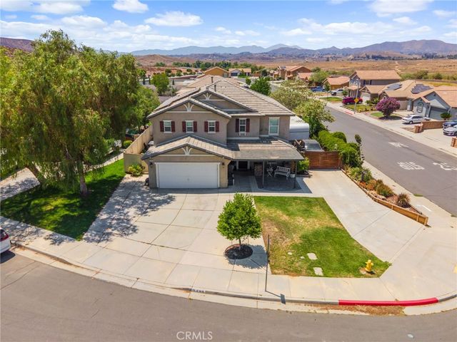 3480 Tallgrass Court, Perris, CA 92570