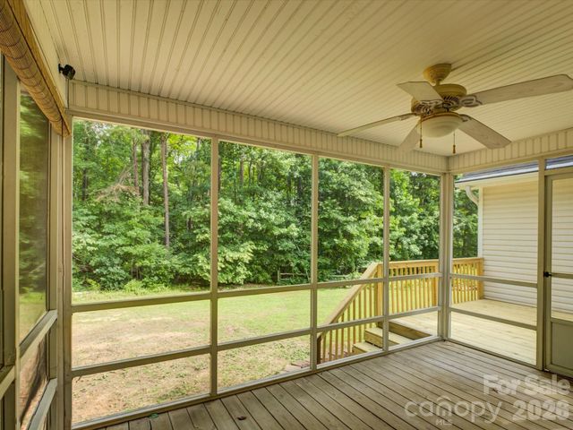 1527 Lavington Court, Gastonia, NC 28056