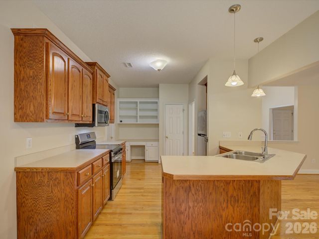 1527 Lavington Court, Gastonia, NC 28056