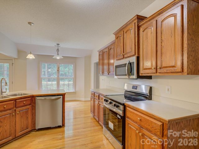 1527 Lavington Court, Gastonia, NC 28056