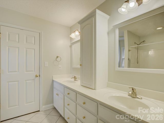 1527 Lavington Court, Gastonia, NC 28056