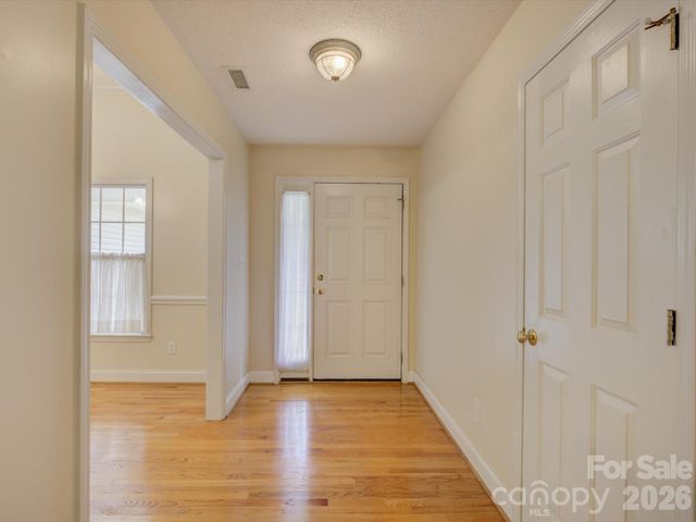 1527 Lavington Court, Gastonia, NC 28056