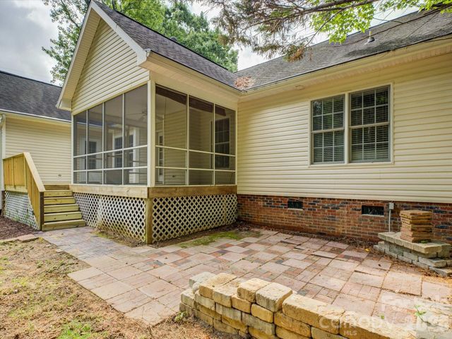 1527 Lavington Court, Gastonia, NC 28056