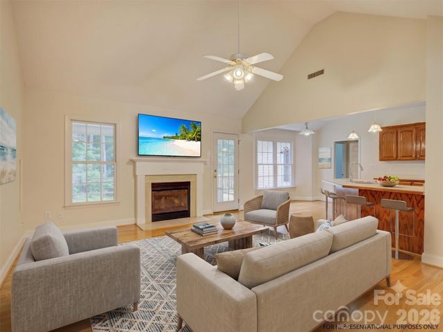 1527 Lavington Court, Gastonia, NC 28056