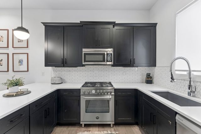 217 Taylor St, Nashville, TN 37208