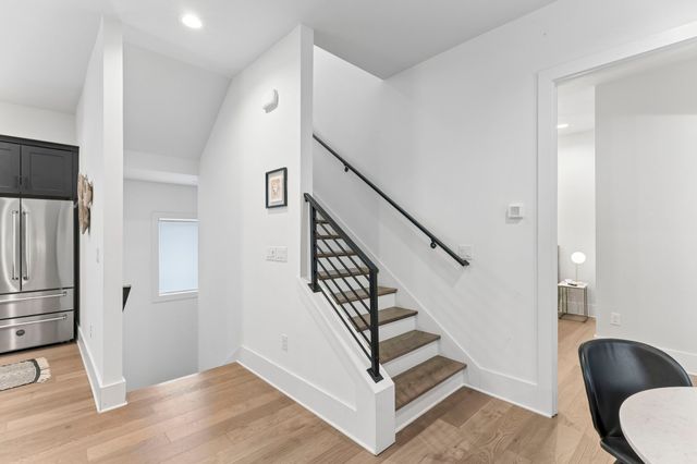 217 Taylor St, Nashville, TN 37208