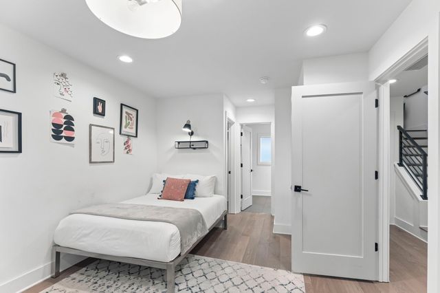 217 Taylor St, Nashville, TN 37208