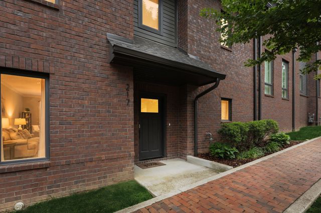 217 Taylor St, Nashville, TN 37208