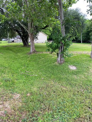 6914 Mike Street, Hitchcock, TX 77539